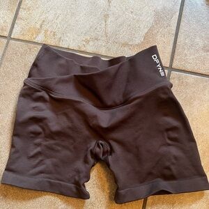 Seamless Brown DFYNE V front Shorts